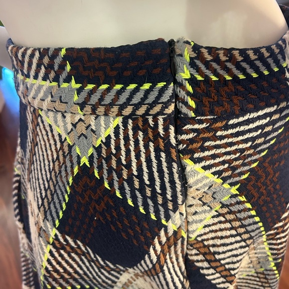 Canadian-made Woven Skirt - Picture 6 of 7